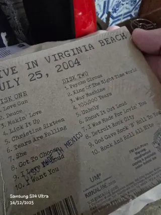 CD Kiss - Off The Board Live In Virginia Beach