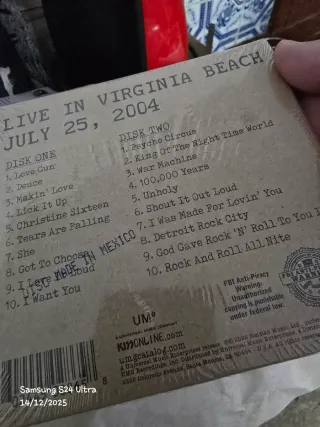 CD Kiss - Off The Board Live In Virginia Beach