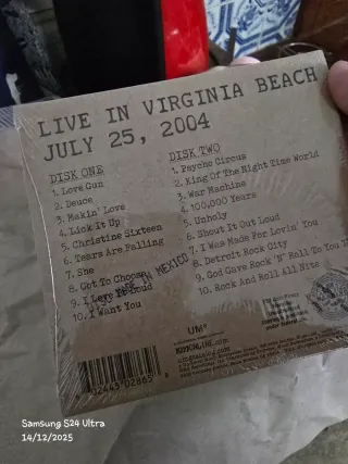 CD Kiss - Off The Board Live In Virginia Beach