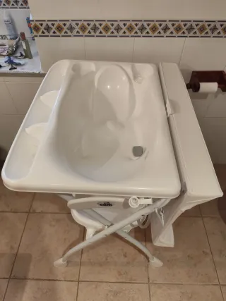 Vasca e fasciatoio CAM per neonati