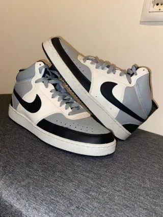 Botines Nike Retro Mid Gris y Blanco