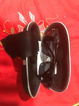 Occhiali da sole Mercedes-Benz neri e argento