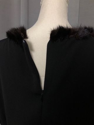 Abito lungo nero con pelliccia taglia 46