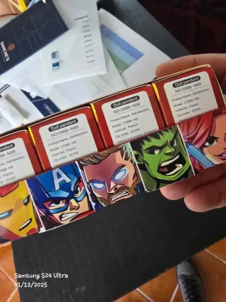 24 Figuras Marvel Plástico