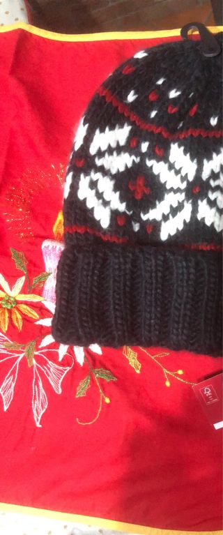 Cappello OVS nuovo con cartellino