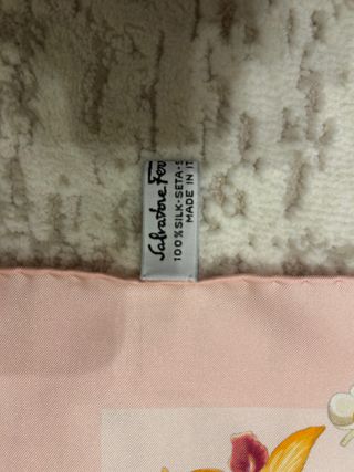 Foulard Salvatore Ferragamo Flores Multicolor