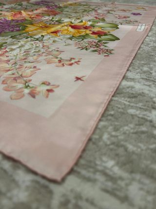 Foulard Salvatore Ferragamo Flores Multicolor