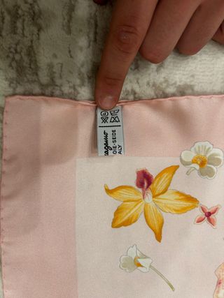 Foulard Salvatore Ferragamo Flores Multicolor