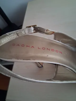 Zapatos de tacón Sacha London beige/dorado