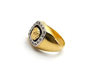 sello oro 18k con piedra con onix