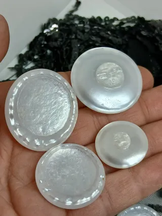 Lotto 25 bottoni vintage 80 madreperlati