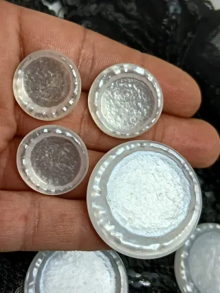 Lotto 25 bottoni vintage 80 madreperlati