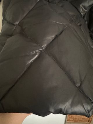 Plumífero negro acolchado mujer