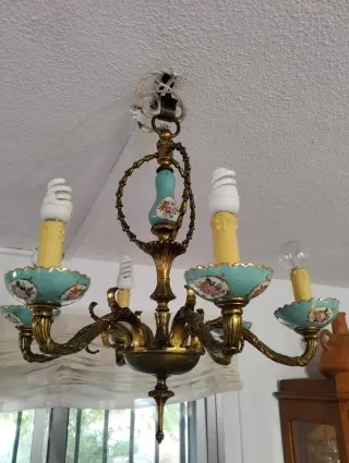 Lampada da soffitto vintage in metallo e porcellana