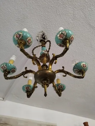 Lampada da soffitto vintage in metallo e porcellana