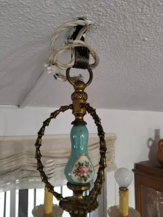 Lampada da soffitto vintage in metallo e porcellana