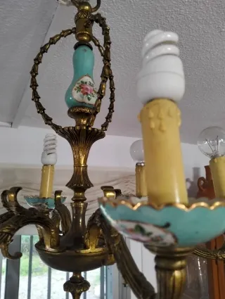 Lampada da soffitto vintage in metallo e porcellana