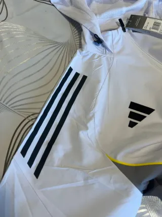 Chándal Real Madrid y corta vientos Adidas Talla L