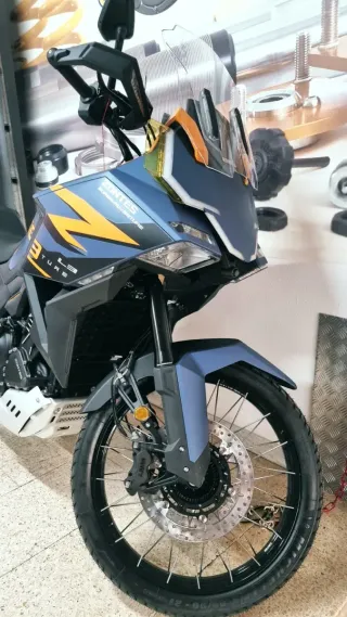 2025 ZONTES 703F MIRA DESCRIPCIÓN