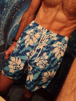 Pantalón corto floral azul veraniego