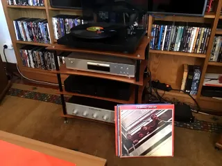 Quadraspire Q4 Mueble Rack Hi-Fi Madera y Negro