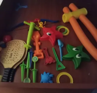 Conjunto playa, paletas,juegos de arena,corcho etc