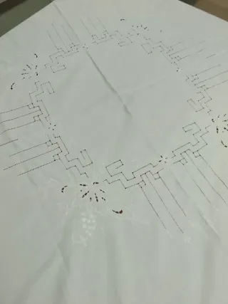 Tovaglia rotonda ricamata 170 cm