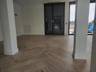 Autónomo solador alicatador