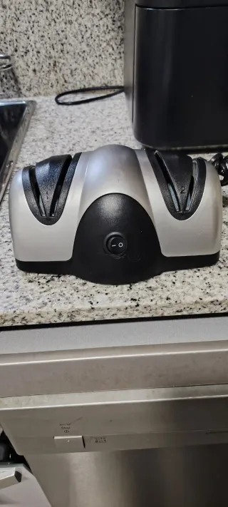 Affilatore di coltelli elettrico
