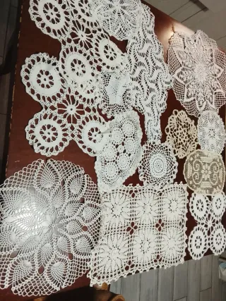 14 Centrini Uncinetto Beige e Bianco