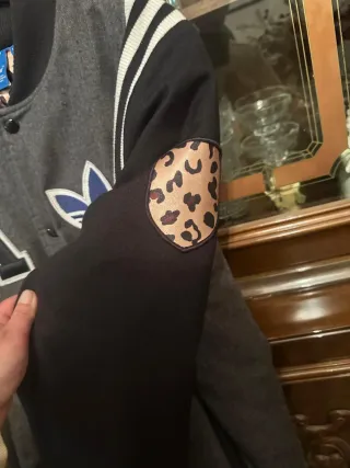 Giubbino college Adidas grigio e nero Taglia M