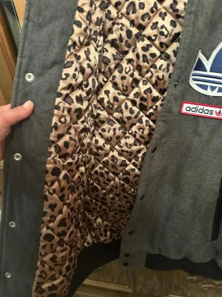 Giubbino college Adidas grigio e nero Taglia M