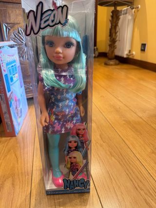 Muñeca Nancy Neon