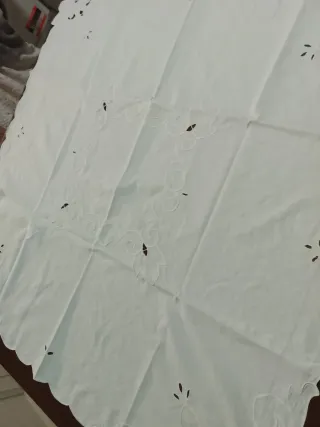 Centrotavola 80x80cm ricamato