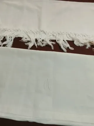 Asciugamani in cotone bianco con frange