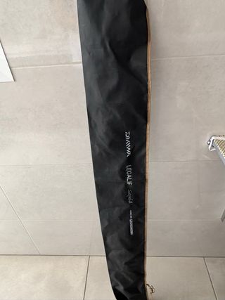 se vende caña para el calamar + carrete