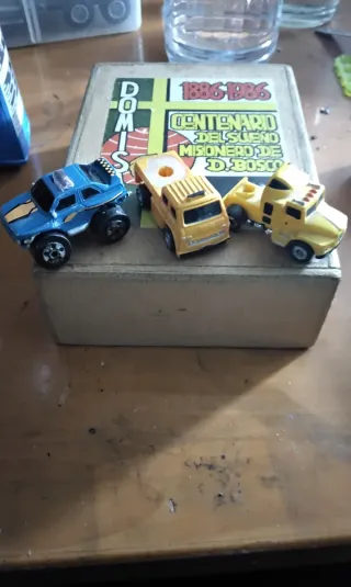 Lote de 5 vehículos y 1 avión Micromachines