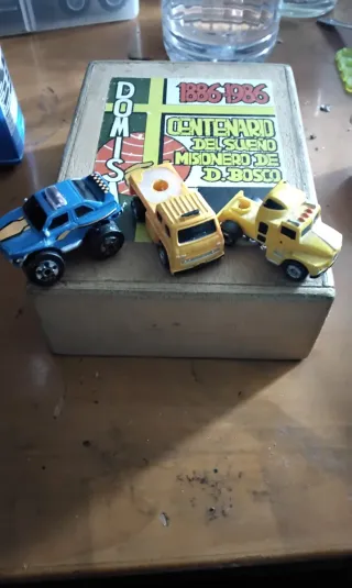 Lote de 5 vehículos y 1 avión Micromachines