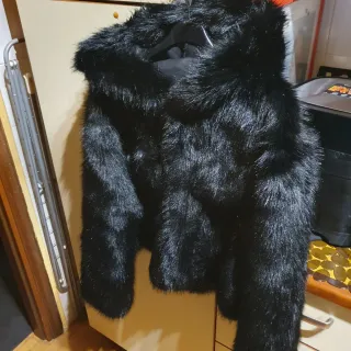 Giacca corta pelliccia sintetica nera