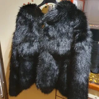 Giacca corta pelliccia sintetica nera