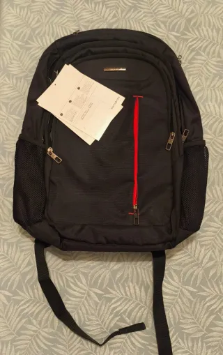 Mochila Samsonite Negra con detalles rojos