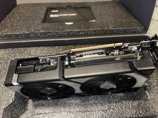 Tarjeta Gráfica ASUS Dual RTX 5070 OC 12GB