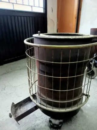 Estufa de leña antigua