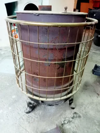 Estufa de leña antigua