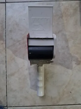 Precintador de cinta adhesiva