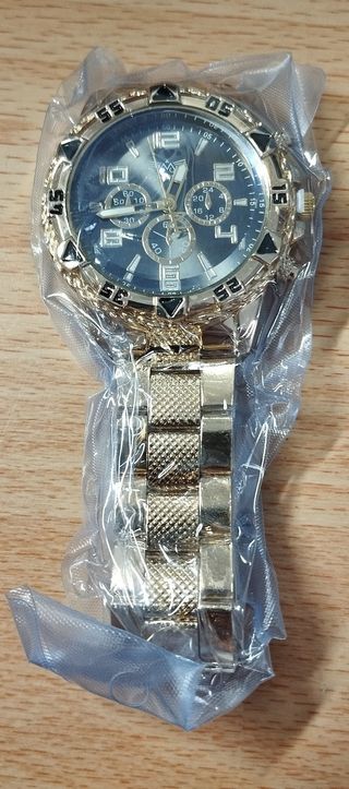 Reloj de cuarzo para hombre con fondo negro