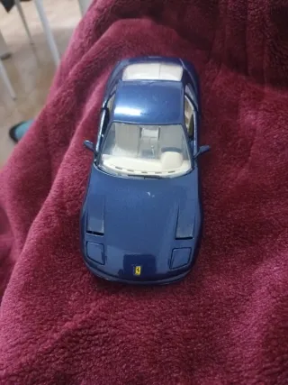 Coche de juguete Ferrari azul