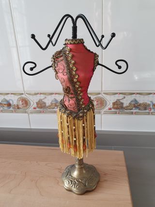 Soporte Joyas Maniquí Rojo y Dorado