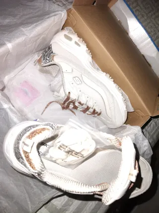 Skechers Beige y Dorado