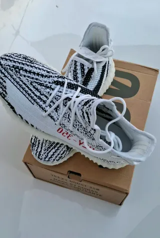 Adidas Yeezy Boost 350 V2 Zebra